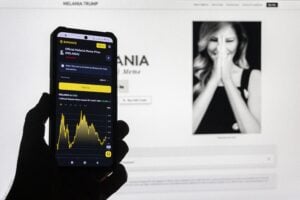 Anche Melania lancia il suo bitcoin, ma è sull’ottovolante