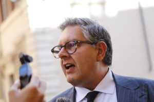 Toti patteggia, la sinistra festeggia