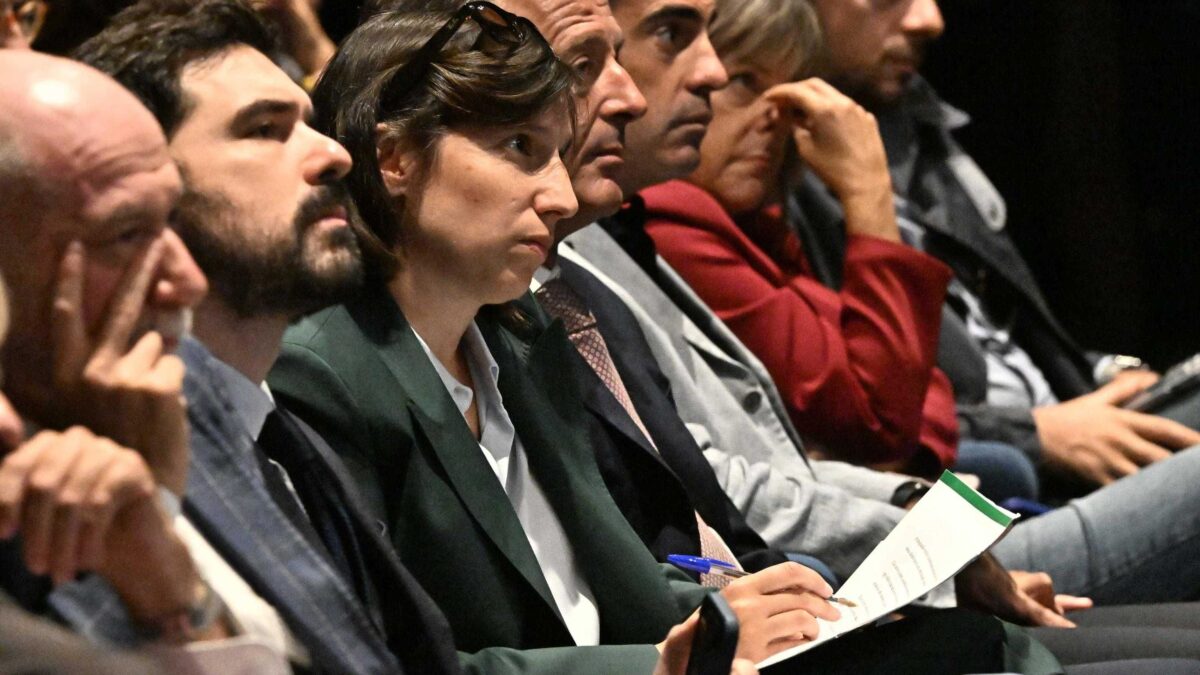 Elly a pezzi. Fra i dem pronti al ribaltone