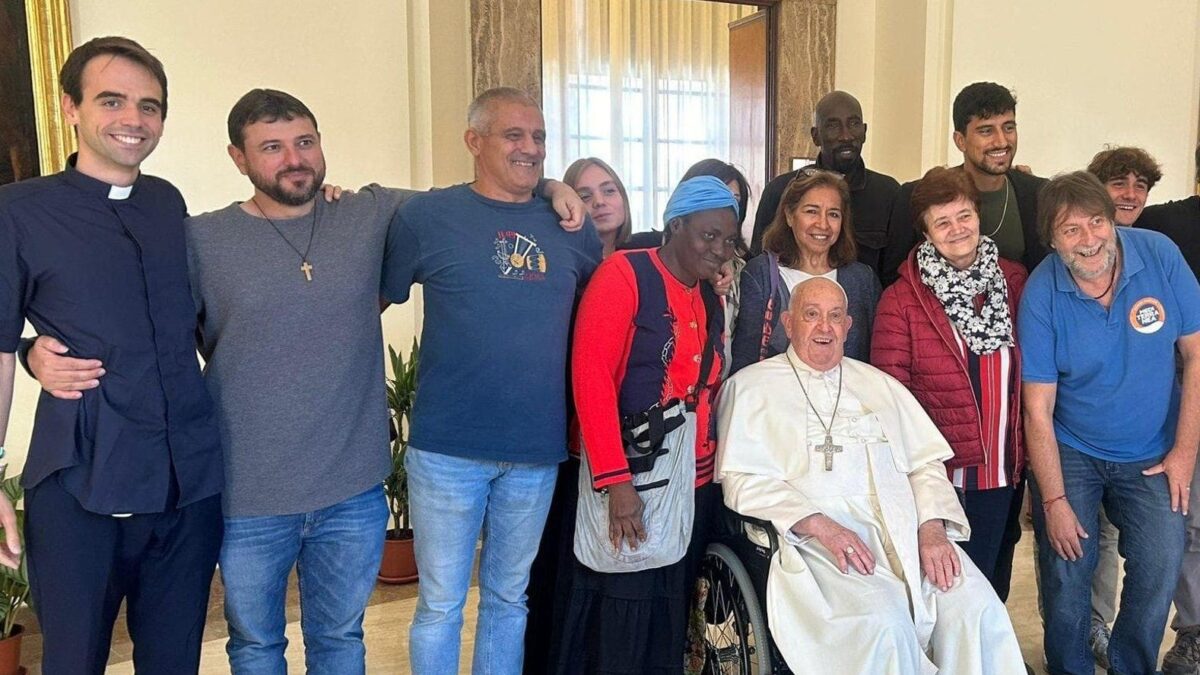 Il Papa riceve gli occupanti abusivi. A Trastevere mancava solo la Salis