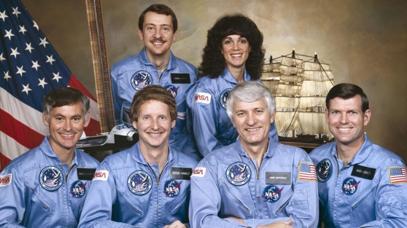 L'equipaggio della missione STS-41-D. Da sinistra in alto: Walker, Resnik, Mullane, Hawley,Hartsfield e Coats (Nasa)