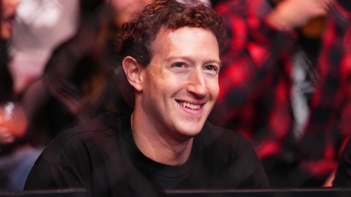 Facebook confessa: «Notizie sul Covid censurate su pressione del governo»