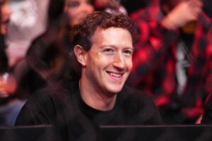 Facebook confessa: «Notizie sul Covid censurate su pressione del governo»
