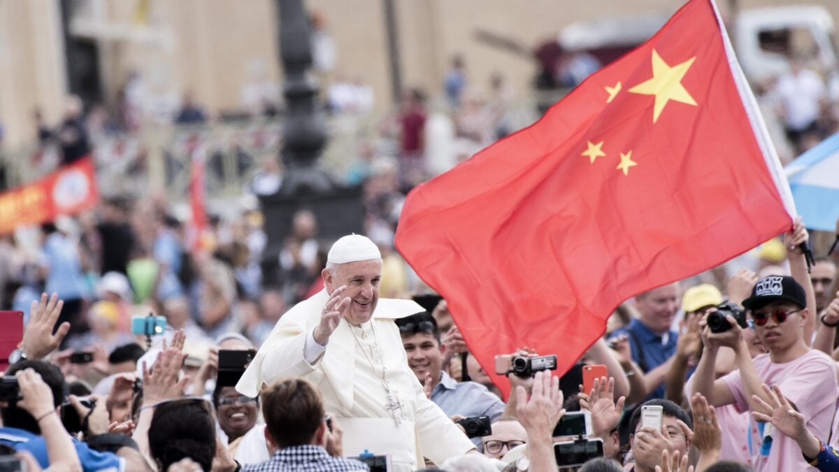 Mentre la Cina soffia sull’odio anticattolico il Vaticano rinnova il patto con Xi Jinping