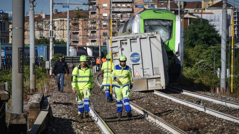 Milano, treno merci deragliato si scontra con un convoglio regionale