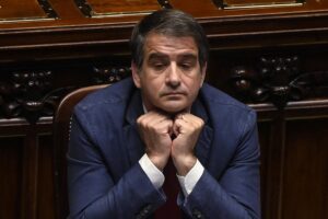 Tra Ppe e socialisti trattative nella notte sul sì a Ribera e Fitto