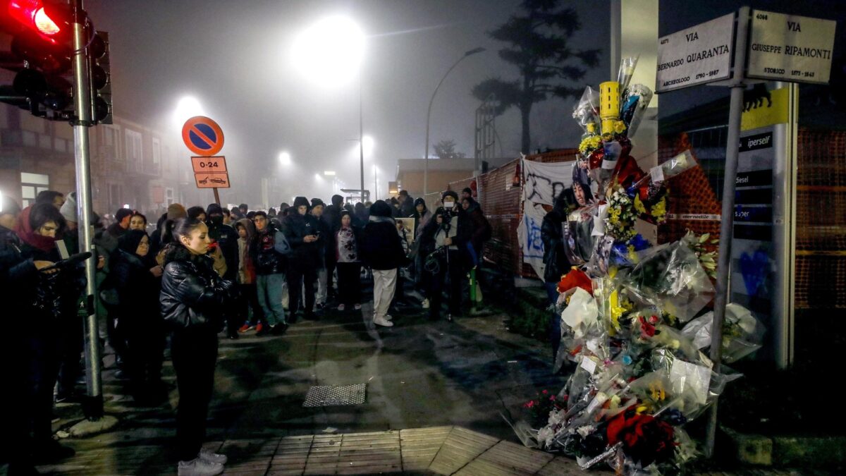 Fiaccolata per Ramy (disertata dal papà). Fischi dalle «risorse» del Corvetto al Pd