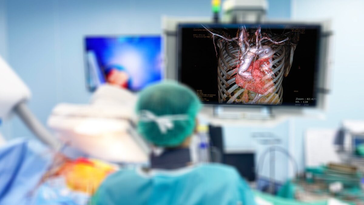Allarme per gli attacchi di cuore. Nuovo studio: «Occhio ai vaccinati»