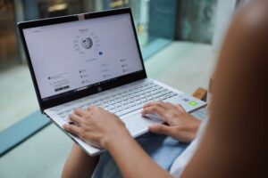 Wikipedia sotto attacco: la nuova frontiera della guerra cognitiva