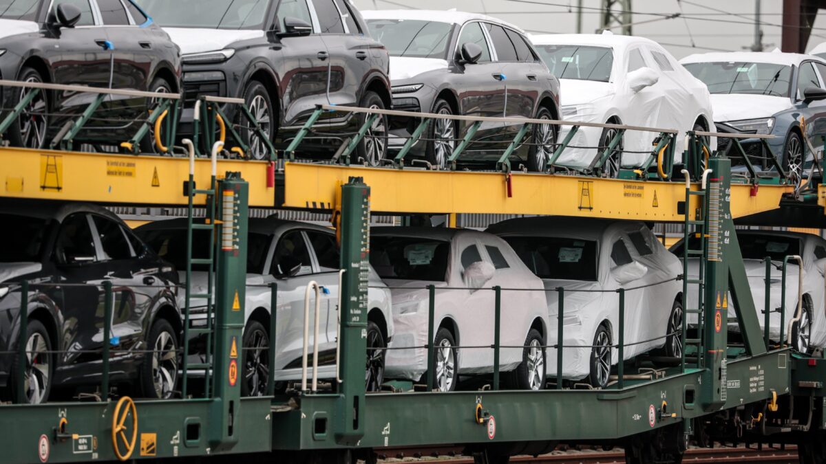 L’Europa chiede altre tasse sulle auto diesel e benzina
