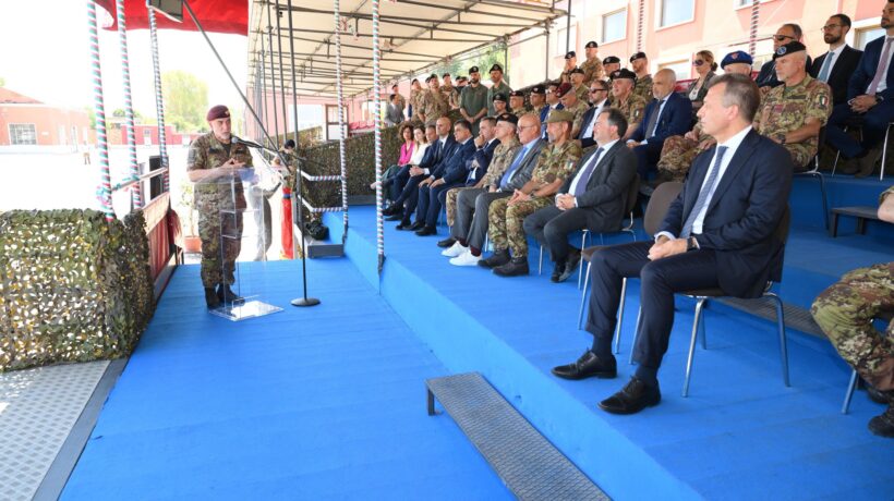 Un momento della cerimonia con i vertici del CIO e le autorità militari (Esercito Italiano)