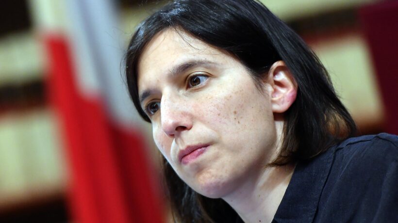 I problemi di Elly ormai sono infiniti. De Luca punta al Consiglio regionale