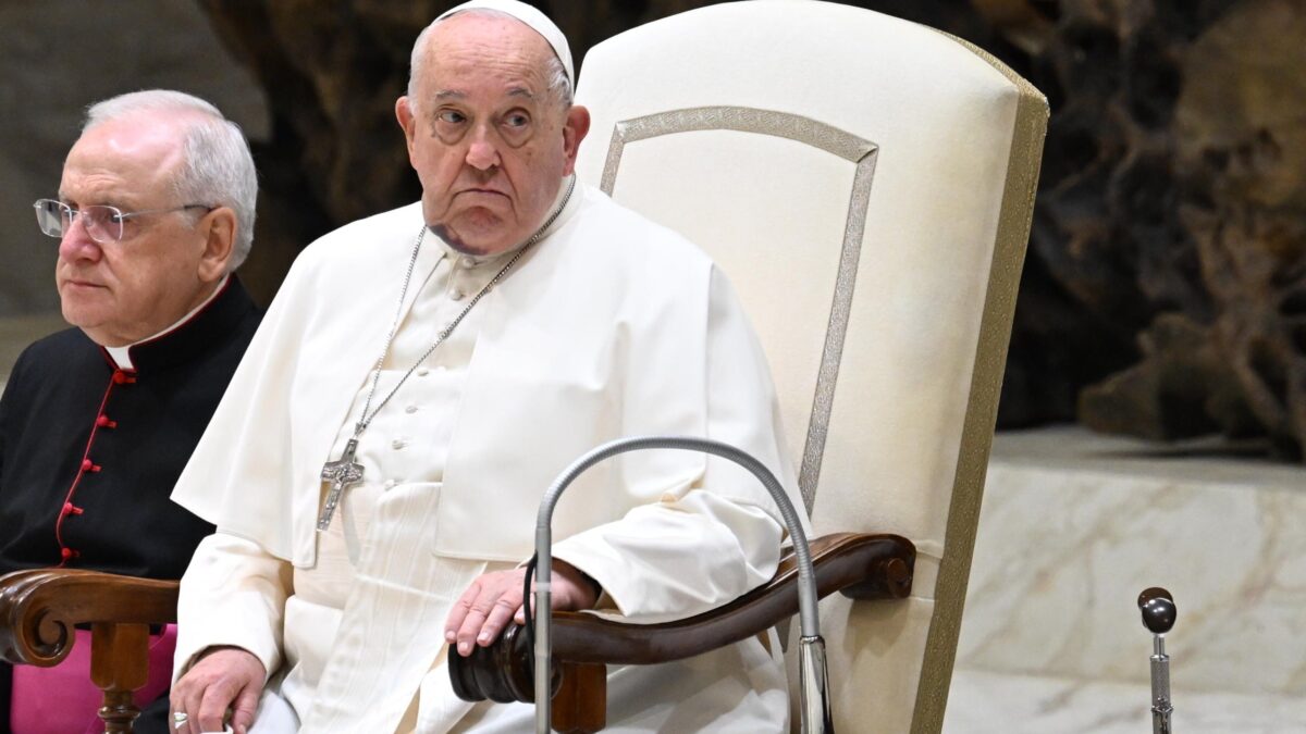 Il Papa sfida i governanti credenti: «Cancellate il debito ai Paesi poveri»