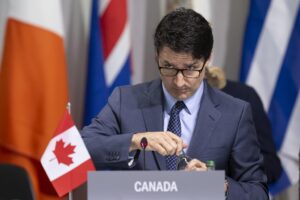 Il Canada si scrolla di dosso Trudeau. The Donald: «Diventi uno Stato Usa»