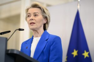 Ursula è stata ricoverata per una grave polmonite ma Bruxelles lo ha nascosto