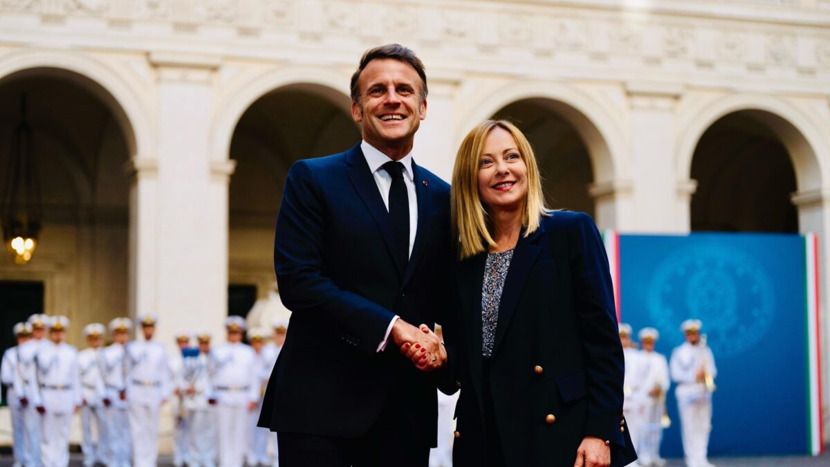 Meloni e Macron: asse su chip e Libia. Sulla Difesa ci si aggiorna fra un anno