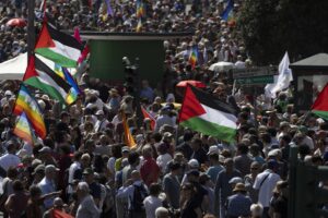 La sinistra «unita» per la pace a Gaza è la stessa che spinge per il riarmo Ue