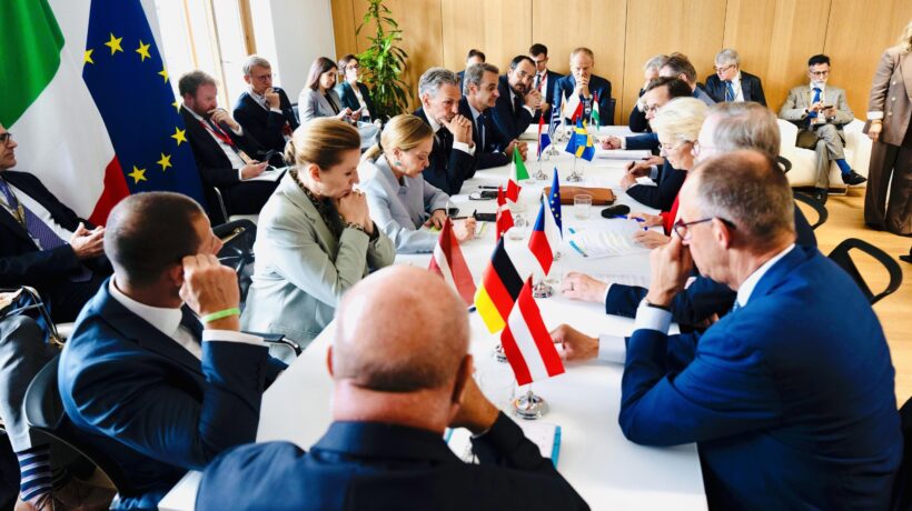 L’asse dell’Unione si sposta a destra ma i burocrati provano a galleggiare