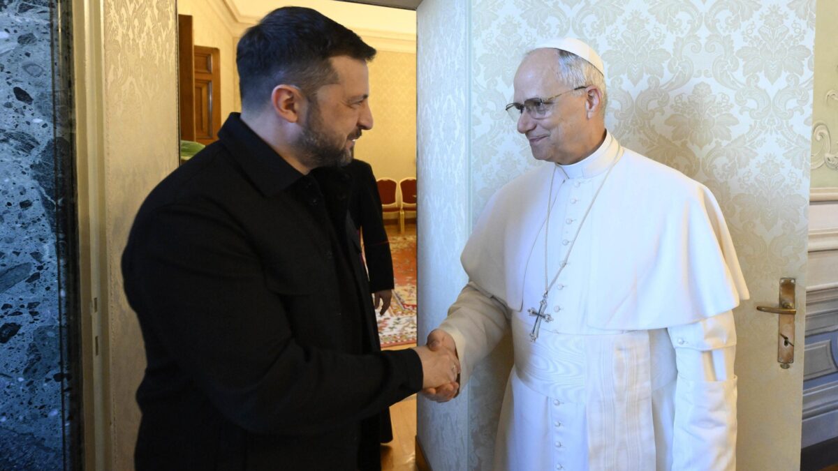 Zelensky dal Papa e da Mattarella. E Ursula fa un assist alla Meloni