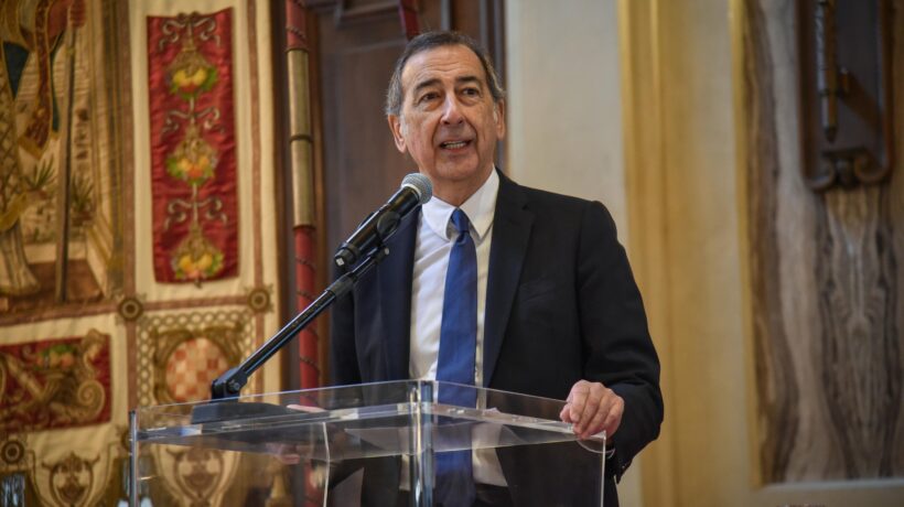 Parte l’assedio al sindaco Sala, il Pd non lo difende