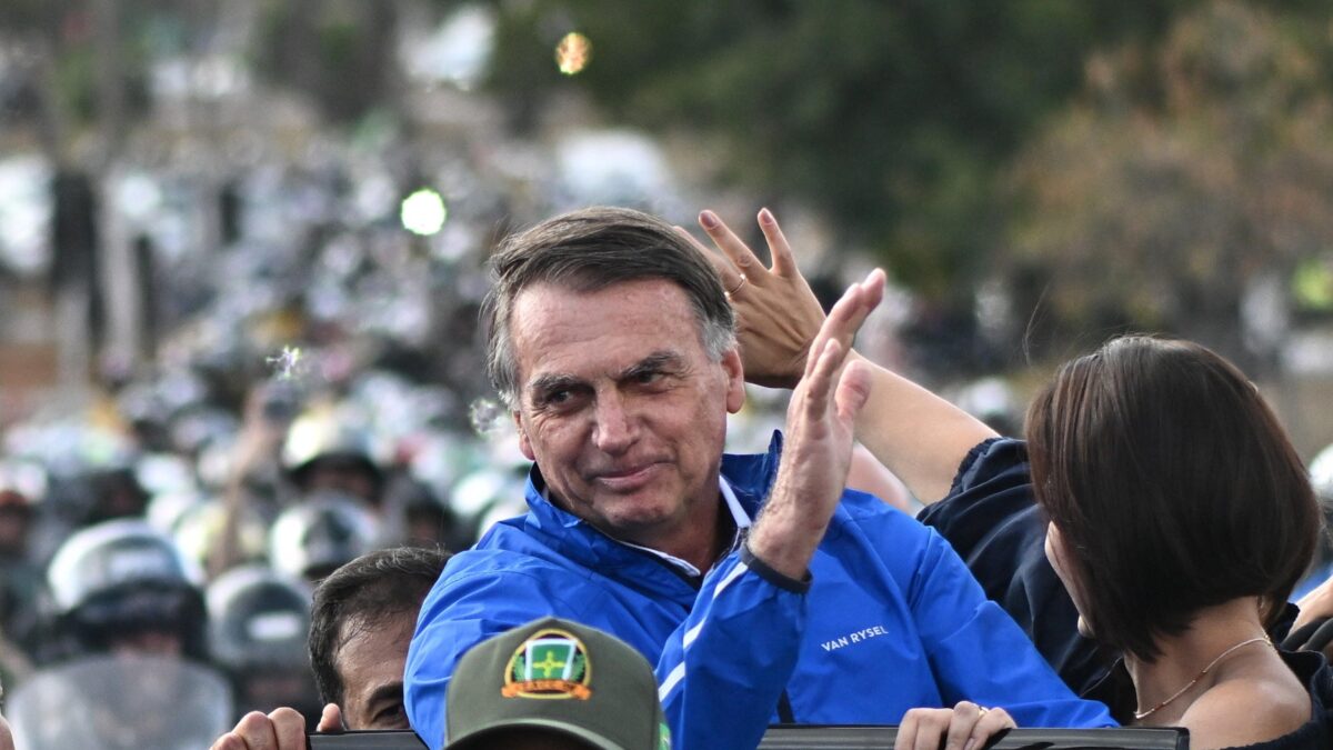 Brasile, disposti gli arresti domiciliari per Jair Bolsonaro