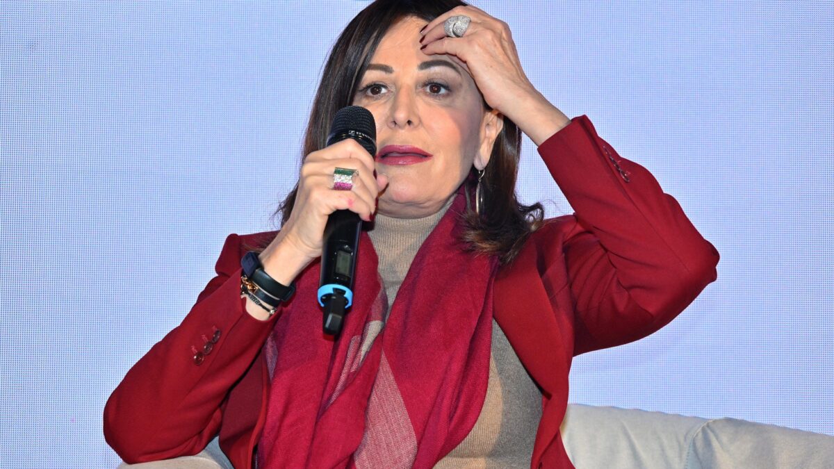 Cara Santanchè, tolga il Vinavil dalla poltrona