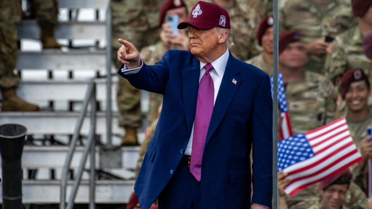 Trump chiede 3.000 arresti al giorno Anche il Texas schiererà i soldati