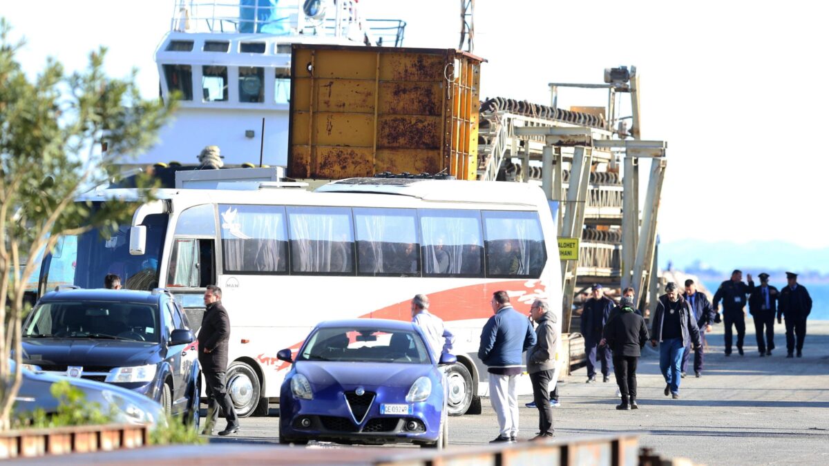 Gli immigrati in manette difesi dal Pd sono rapinatori, stupratori e pedofili