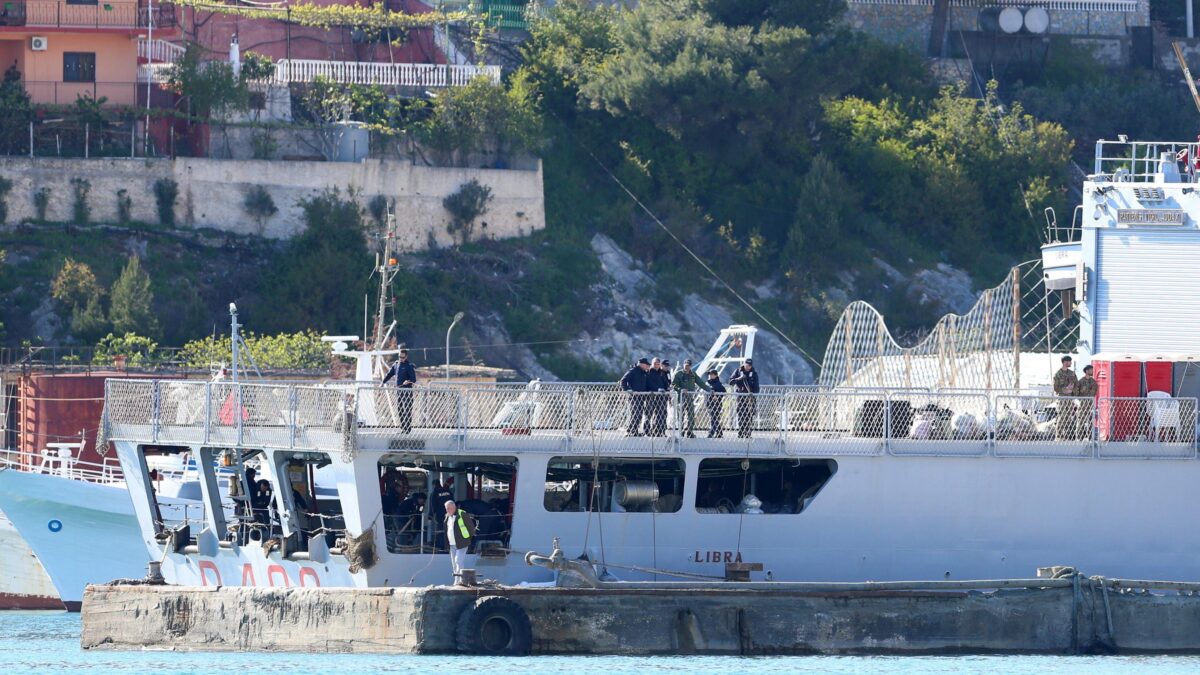 Il Pd frigna per le manette ma su quella nave c’erano stupratori e pedofili