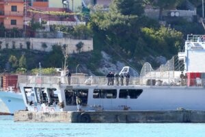 Il Pd frigna per le manette ma su quella nave c’erano stupratori e pedofili
