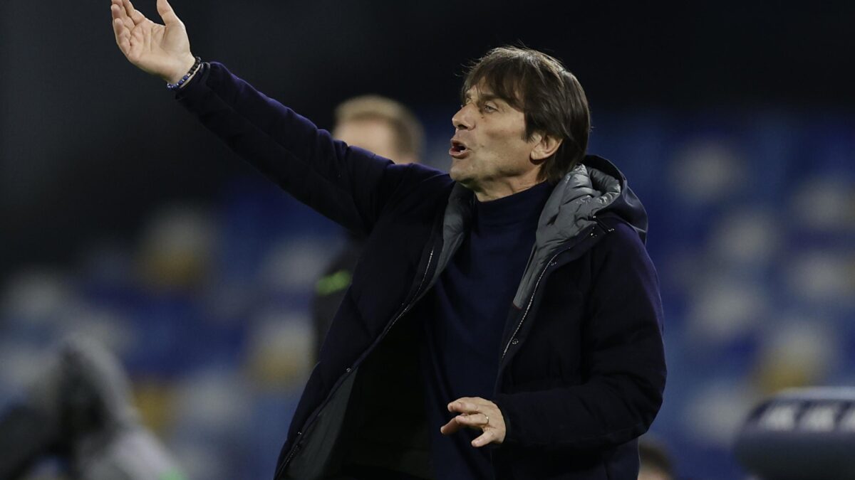 In piena volata scudetto del Napoli Conte pianifica il passaggio alla Juve