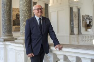 Ancora in alto mare la crisi di Stm innescata dal duo Padoan-Pagani