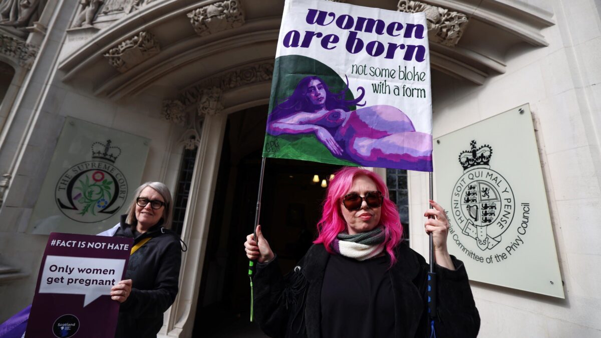 Gli attivisti affilano le spade per la futura crociata trans: rivendicare il «terzo cesso»