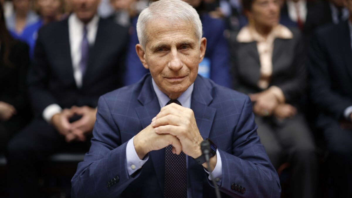 Il «gold» Covid di Fauci: 15 milioni in banca