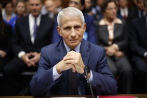 Il «gold» Covid di Fauci: 15 milioni in banca