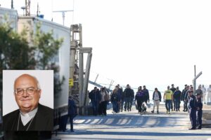Italiani stanchi del caos migratorio. La Caritas resta all’agenda Casarini