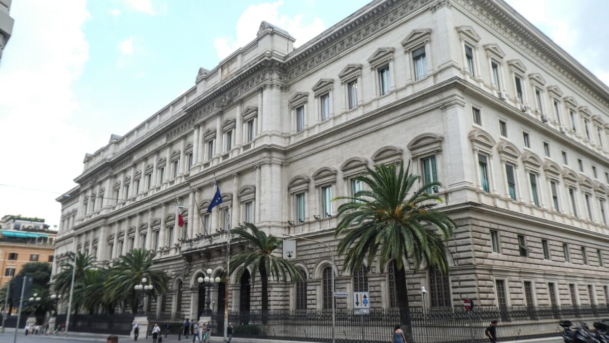 Oro italiano, forzieri stranieri. La metà delle riserve nazionali è all’estero