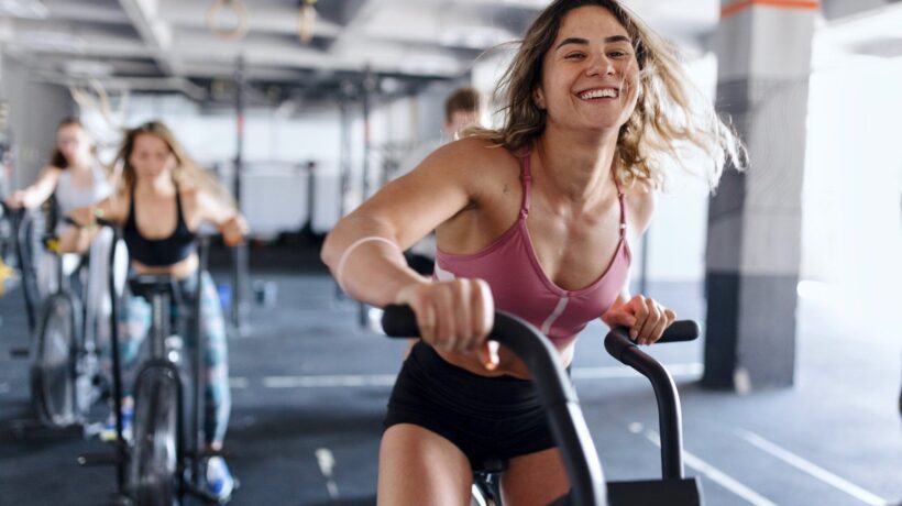 A tavola, in palestra e con gli amici troviamo i tre pilastri della felicità