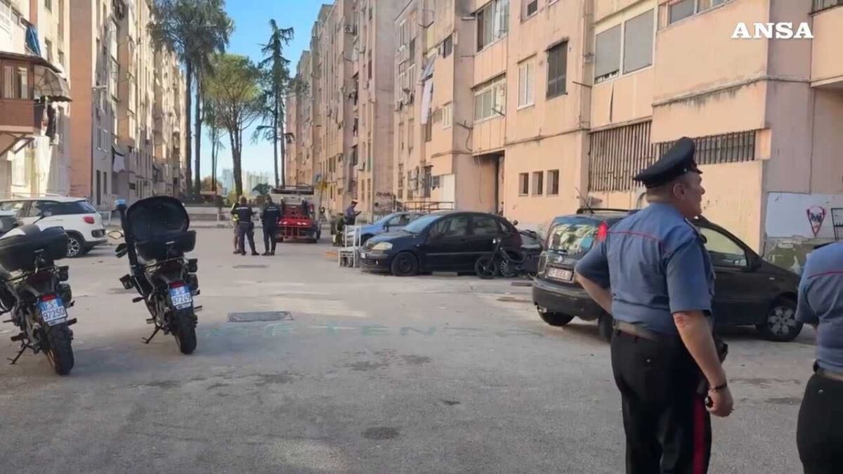 Caivano, la bonifica dei Carabinieri dove e’ avvenuta la stesa