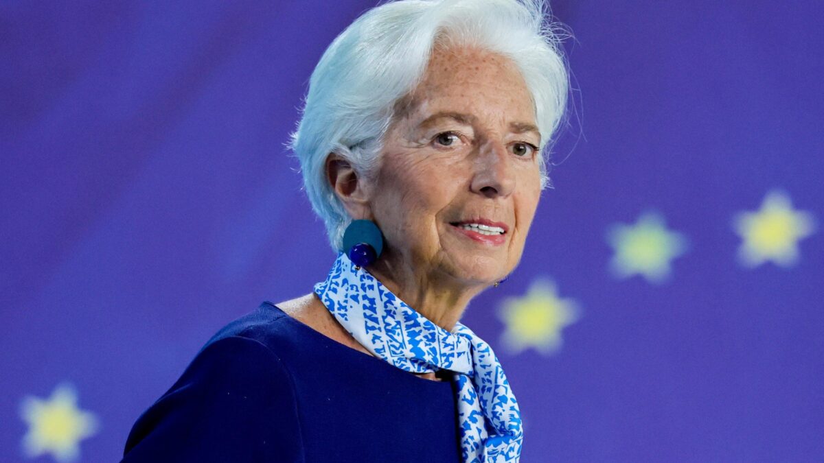 Per attaccare Trump la Lagarde pizzica pure la Von der Leyen