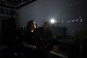 Con la transizione verde forzata peggioreranno i blackout elettrici