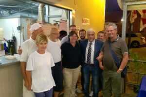 «A Babbo Renzi 200.000 euro: era  lobbista di un condannato»
