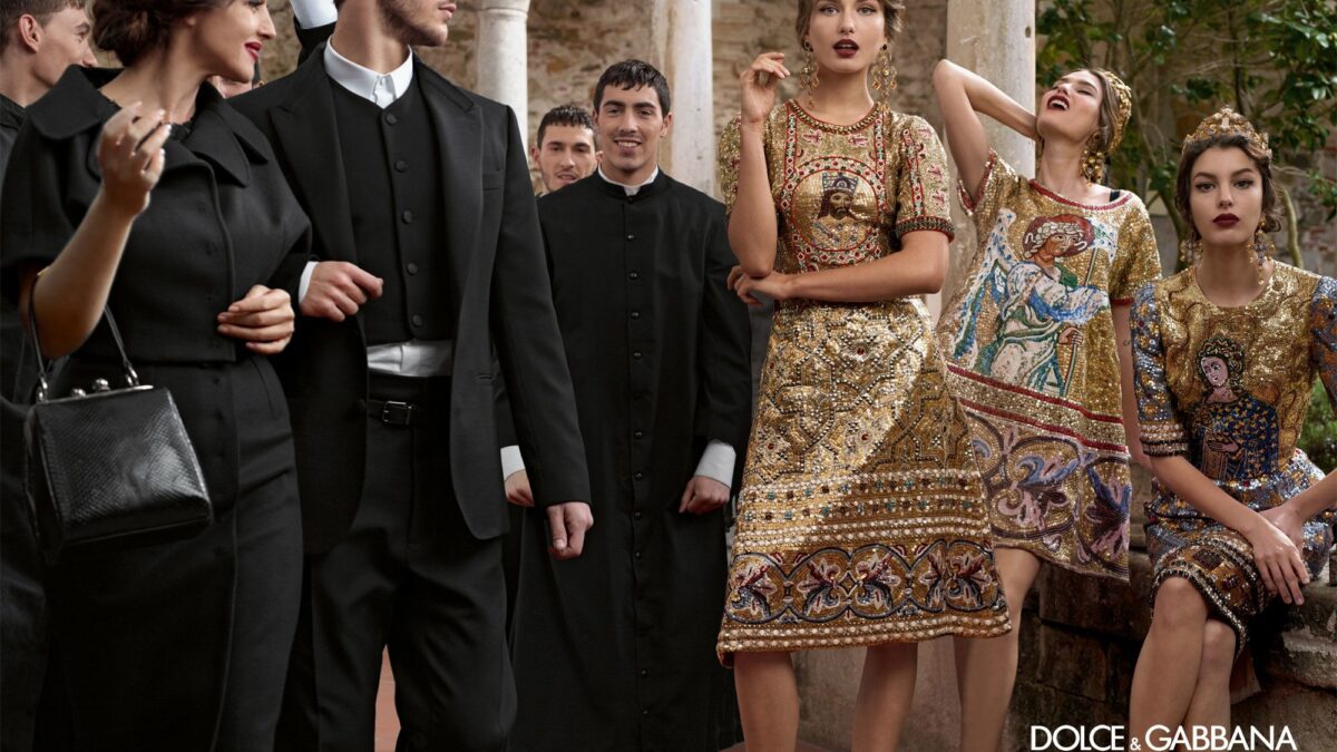 L’alta moda cristiana toglie il velo alle differenze fra Europa e islam