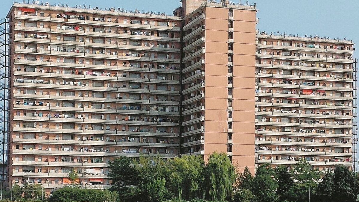 La vera storia dell’hotel con 2.700 clandestini