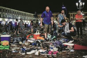 Dieci ladri africani dietro il macello di Torino