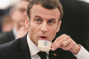 L’europeismo di Macron: «Siamo in guerra»