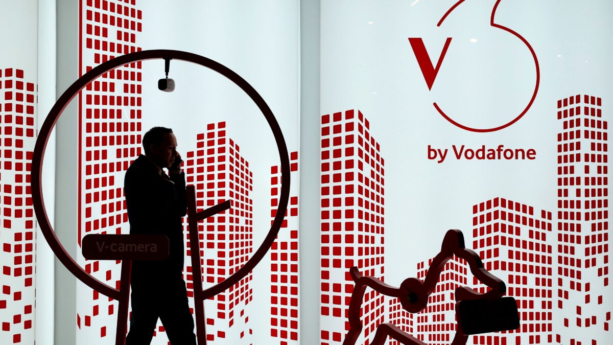 Aumenti per Internet e linee fisse: fino a tre euro in più al mese