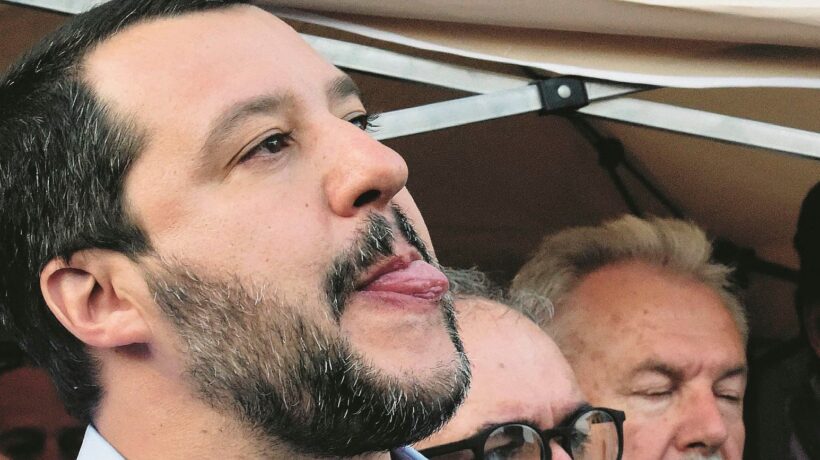 Salvini crede ancora nel governo nonostante le pugnalate dei grillini