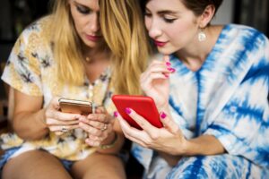Come salvarsi dalla dipendenza da cellulare