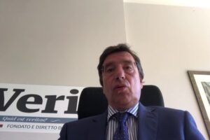 Matteo Renzi fa di tutto tranne che il senatore